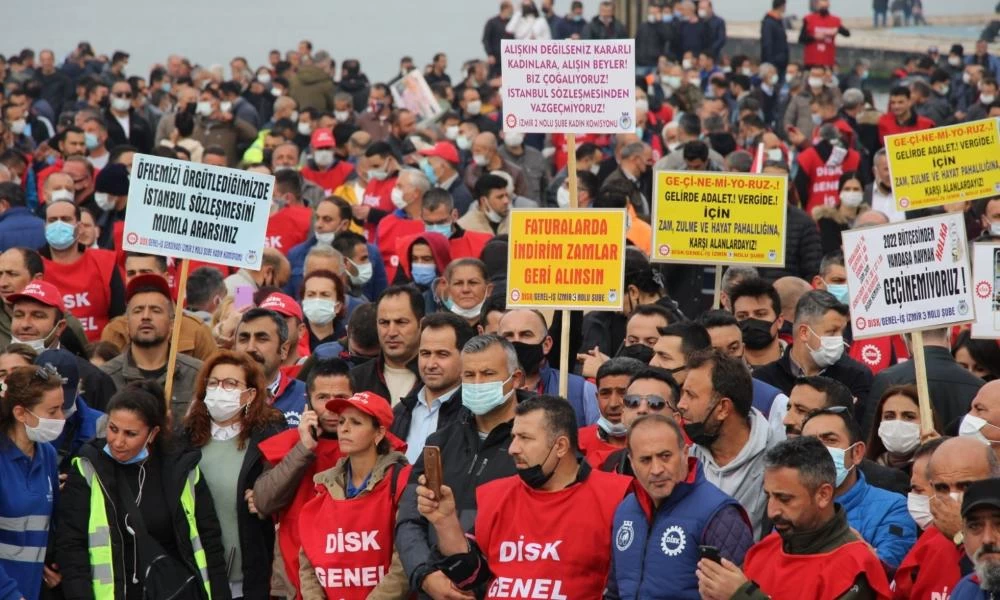 "Κόκκινο ποτάμι"! Η κοινωνική επανάσταση ξεκίνησε - Στους δρόμους οι Τούρκοι κατά του Ερντογάν